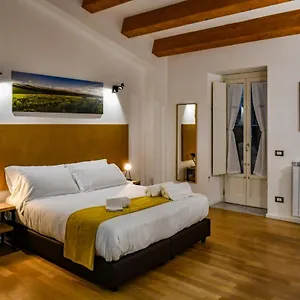 Ballarooms Centro 2*, Palermo Italien
